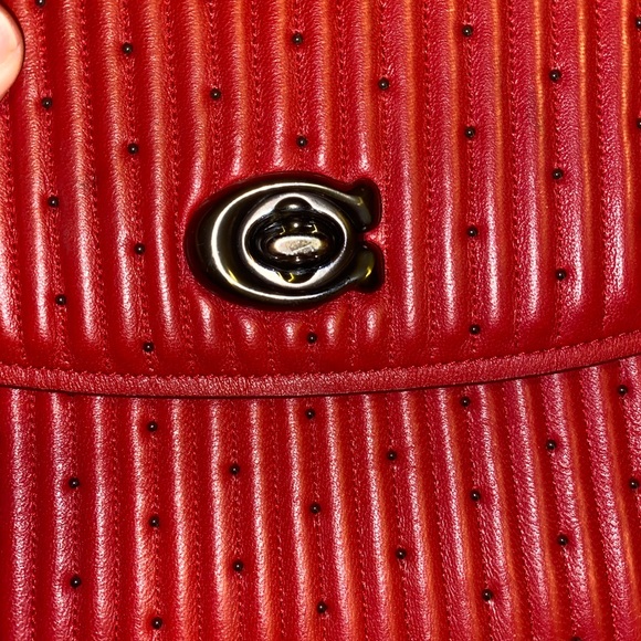 Coach red crossbody - Picture 4 of 5